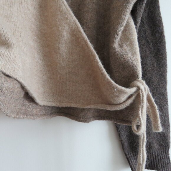 NEUFLORA Two Tone Lynnefield Wrap Sweater in Neutral Tan Quiet Luxury - Size M - Picture 9 of 15